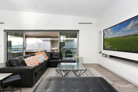 Property photo of 18 Wylarah Close Glen Alpine NSW 2560