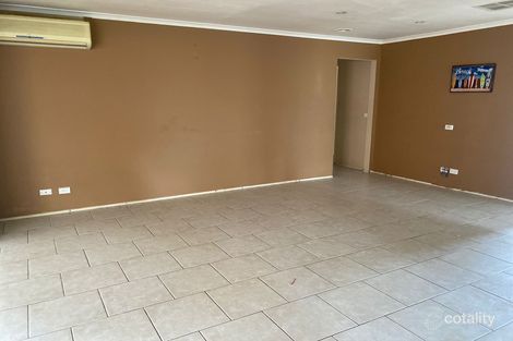 Property photo of 18 Phoenix Court Roxburgh Park VIC 3064