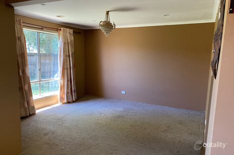 Property photo of 18 Phoenix Court Roxburgh Park VIC 3064