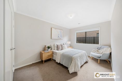 Property photo of 20 Gillingham Crescent Clyde North VIC 3978