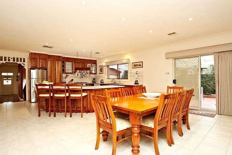 Property photo of 11 Lamplight Way Attwood VIC 3049