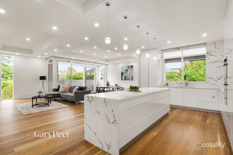 Property photo of 2/12 St Aubins Avenue Caulfield North VIC 3161
