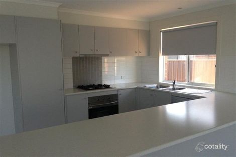 Property photo of 6 Howard Place Deer Park VIC 3023