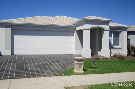Property photo of 6 Howard Place Deer Park VIC 3023