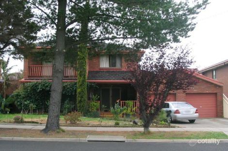 Property photo of 18 Windsor Drive Avondale Heights VIC 3034