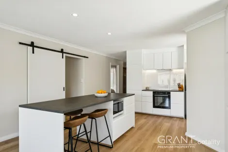 Property photo of 2/45 Ullapool Road Mount Pleasant WA 6153