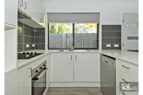 2/5 Ellie Ct, Loganlea, QLD 4131