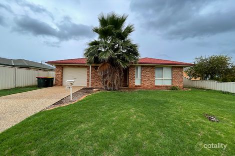18b Dunvarleigh Cres, Griffith, NSW 2680