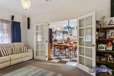 Property photo of 15 Poorinda Crescent Kangaroo Flat VIC 3555