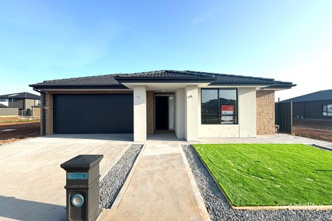Property photo of 50 Ravenscraig Drive Strathtulloh VIC 3338