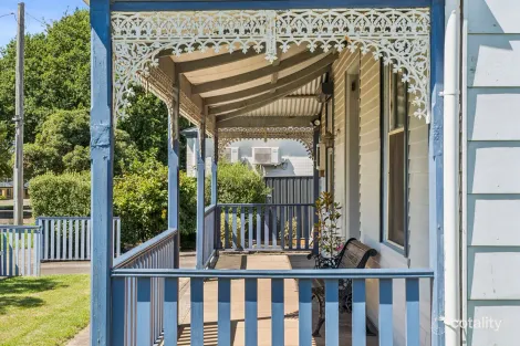 Property photo of 31 Lawrence Street Camperdown VIC 3260