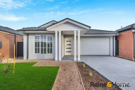 19 Talc St, Cranbourne East, VIC 3977