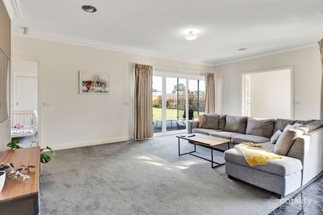 Property photo of 126 Westleigh Drive Werribee VIC 3030