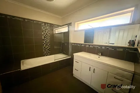 Property photo of 31 Hampton Drive Hampton Park VIC 3976