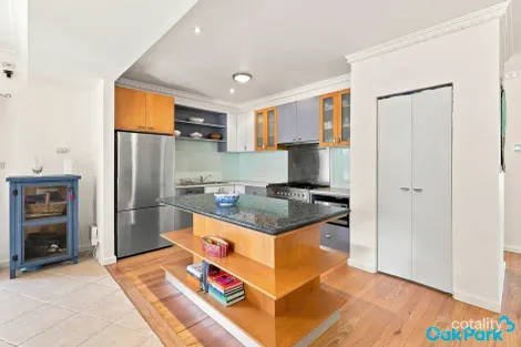 Property photo of 2 Vincent Street Oak Park VIC 3046