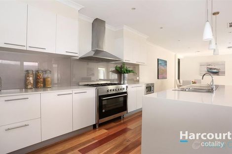 Property photo of 102 Highpark Drive Wollert VIC 3750