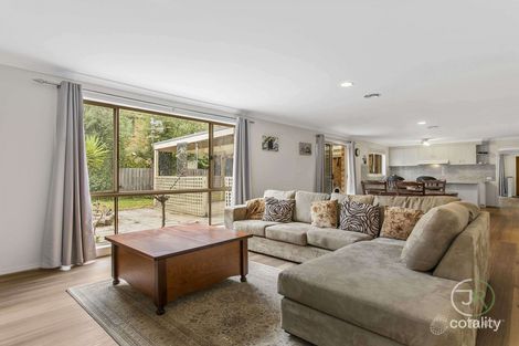 Property photo of 8 Burgan Court Cranbourne West VIC 3977