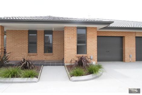 Property photo of 4/8 Merrivale Road Mount Hutton NSW 2290