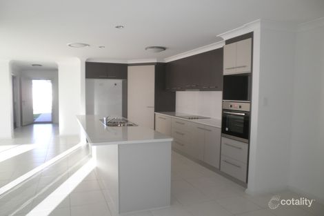 Property photo of 8 Ellem Drive Chinchilla QLD 4413
