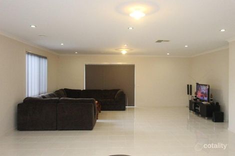 Property photo of 9 Beagle Street Cranbourne East VIC 3977