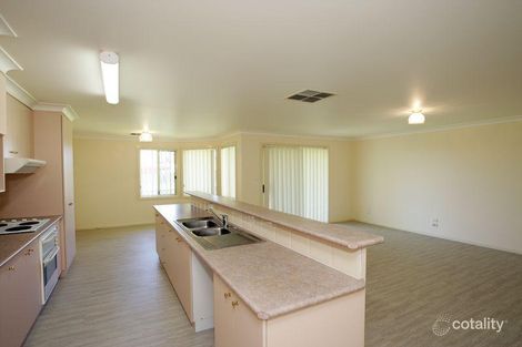 Property photo of 11 Kaloona Drive Bourkelands NSW 2650