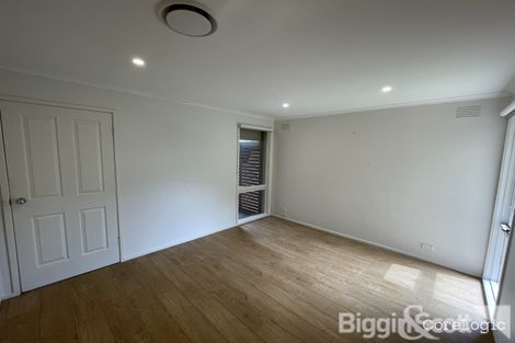 Property photo of 14 Flemington Drive Mill Park VIC 3082