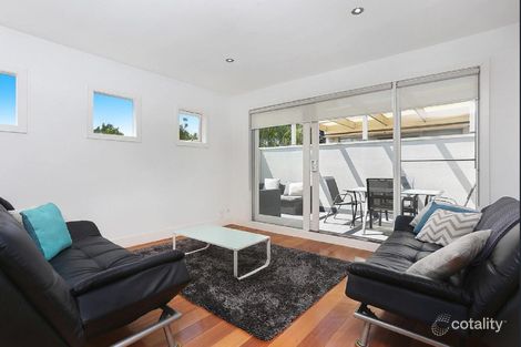 Property photo of 27/10 Tennyson Street St Kilda VIC 3182