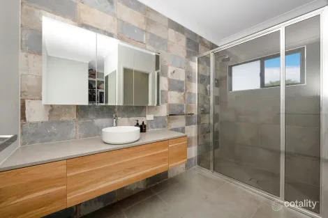 Property photo of 41 Orangeberry Circuit Mount Low QLD 4818