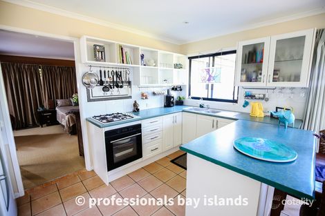 Property photo of 6 Blue Waters Crescent Macleay Island QLD 4184