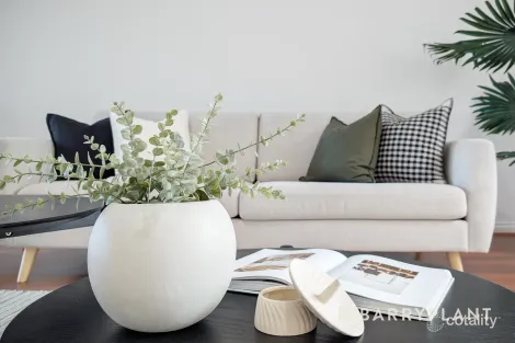 Property photo of 2 Chirnside Road Berwick VIC 3806