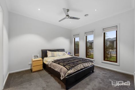 Property photo of 39 Tora Crescent Fraser Rise VIC 3336