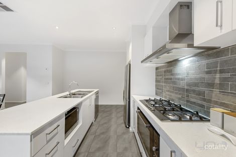 Property photo of 39 Tora Crescent Fraser Rise VIC 3336