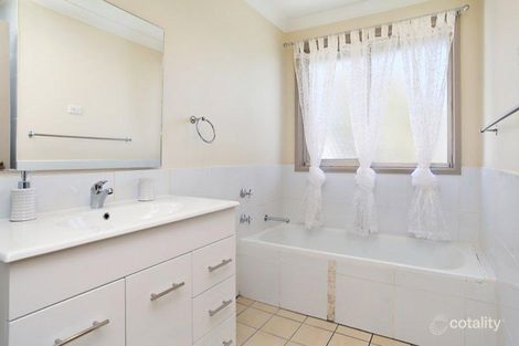 Property photo of 4 Unicomb Close Rutherford NSW 2320