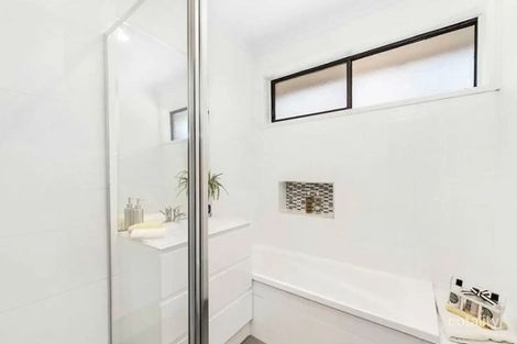 Property photo of 2/115 Warrigal Road Hughesdale VIC 3166