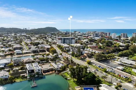 Property photo of 2 Marlin Court Palm Beach QLD 4221
