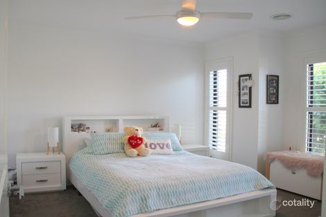 Property photo of 24 Malua Circuit Sandhurst VIC 3977