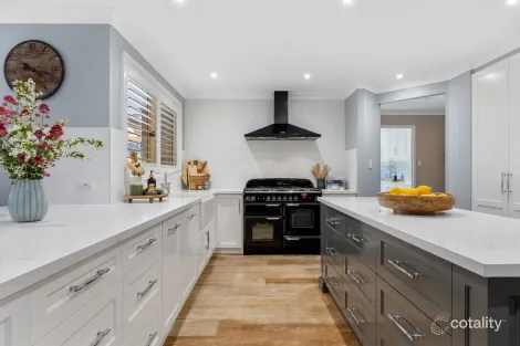 Property photo of 81 Sinclair Crescent Wentworth Falls NSW 2782