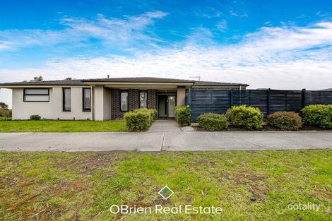 Property photo of 21 Sierra Walk Cranbourne North VIC 3977