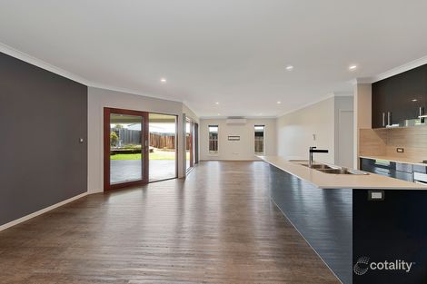 Property photo of 9 Venezia Court Ashfield QLD 4670