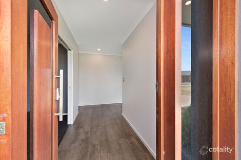 Property photo of 9 Venezia Court Ashfield QLD 4670