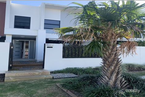 Property photo of 8 Regent Lane Hope Island QLD 4212