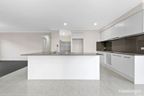 Property photo of 8 Vesna Avenue Clyde North VIC 3978