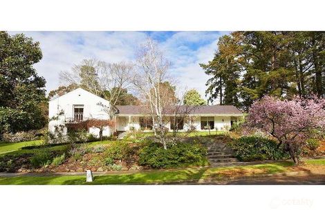 Property photo of 4 Wembley Gardens Donvale VIC 3111
