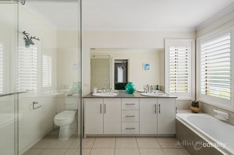 Property photo of 8 Glenloth Avenue Lilydale VIC 3140