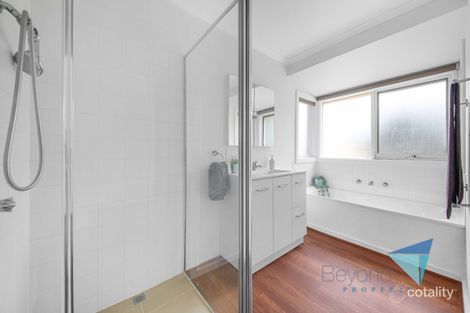 Property photo of 10 Illawong Grove Werribee VIC 3030