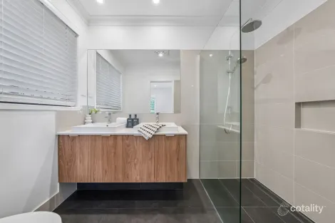 Property photo of 28 Majestic Circuit Thornlands QLD 4164