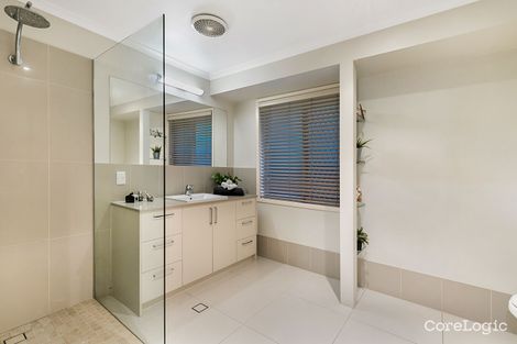 Property photo of 19 Kobble Court Sinnamon Park QLD 4073