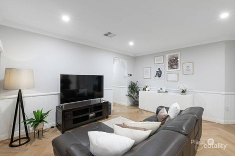 Property photo of 37 Amersham Crescent Carindale QLD 4152