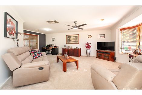 Property photo of 2 Alkira Court Springdale Heights NSW 2641