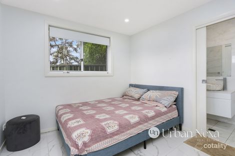 Property photo of 12 Raht Place Doonside NSW 2767